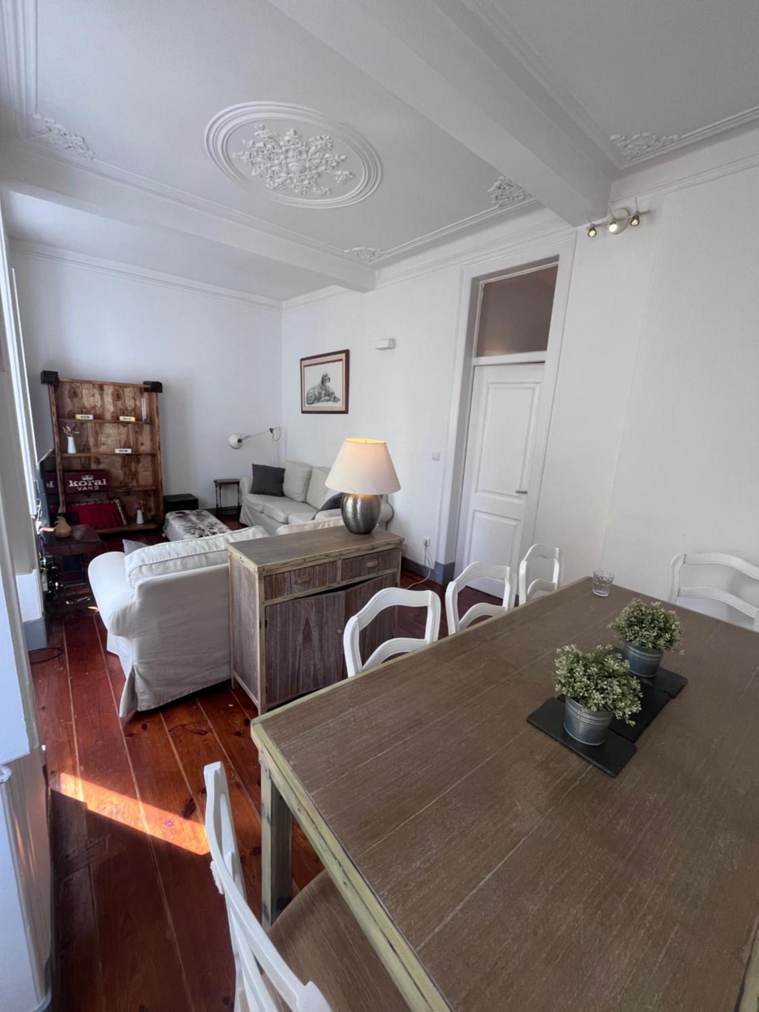 Live Like A Local 2br Flat In The Heart Of Graca Apartamento